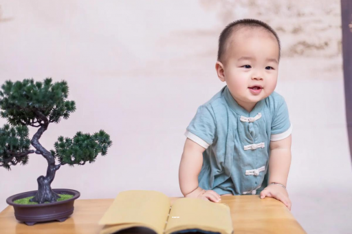 河南宝宝爱吐奶是什么原因